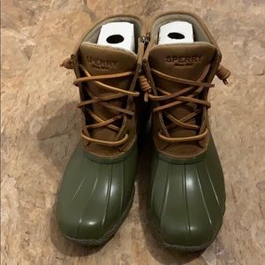 Sperry Saltwater Green - Size 6 - Brand New